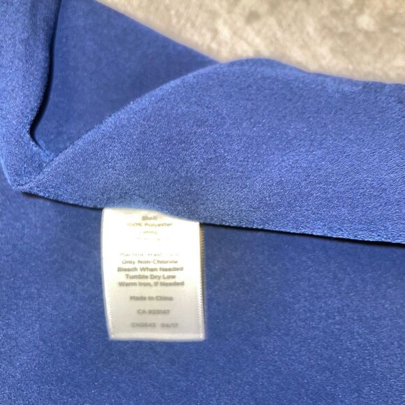 Talbots SZ 2XP Navy Blue Floral Sleeveless Tie Neck Floral Blouse Mature Cottage - Picture 9 of 9